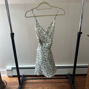 Selfie Leslie romper